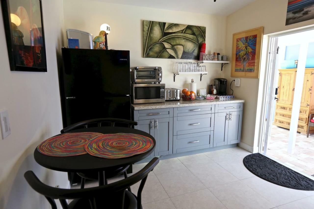 Fantasy Island Inn, Caters To Men Wilton Manors Exterior foto
